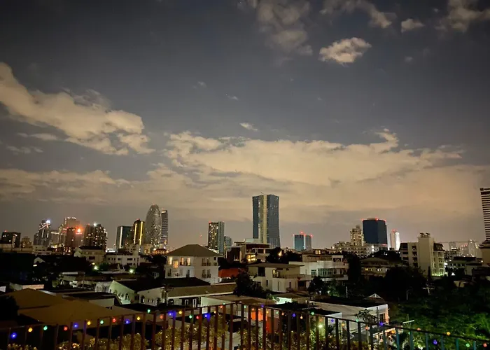 Vandrarhem The Local Ari Bangkok